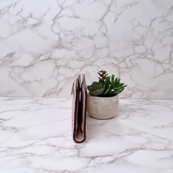 Kate Spade Bifold Wallet - Picture 2 of 7